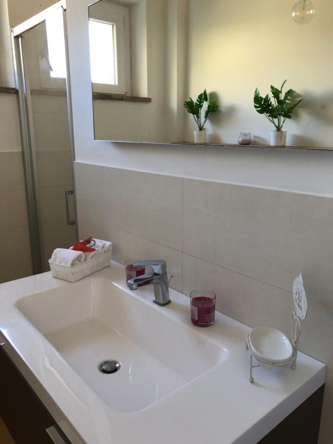 הוילה אסקולי פיצ'נו La Casa Sul Fiume מראה חיצוני תמונה