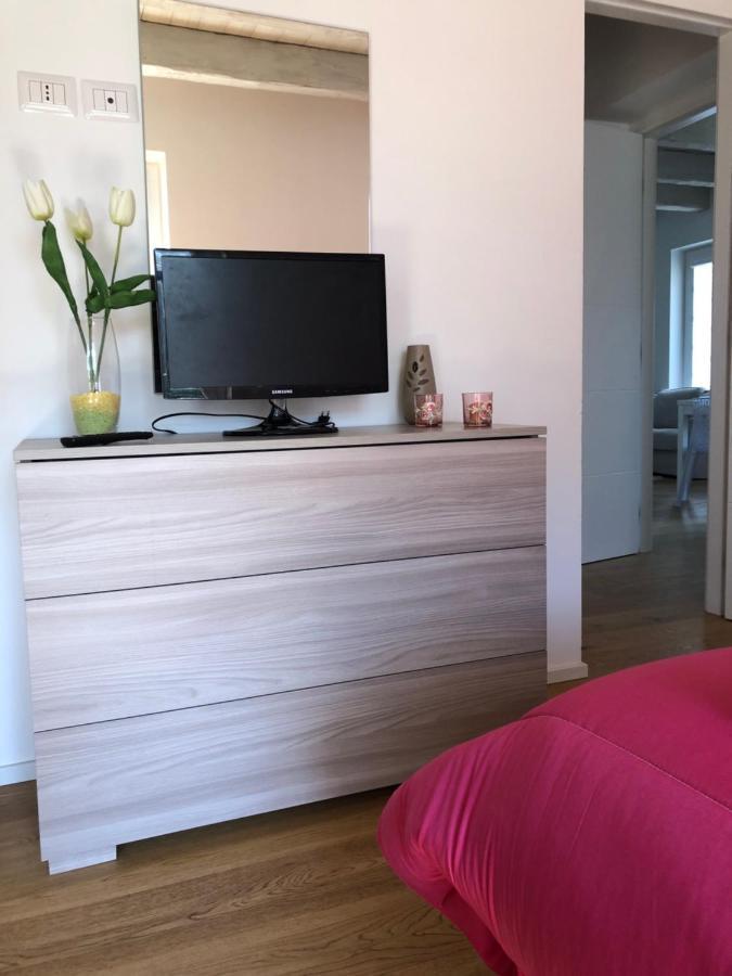 הוילה אסקולי פיצ'נו La Casa Sul Fiume מראה חיצוני תמונה