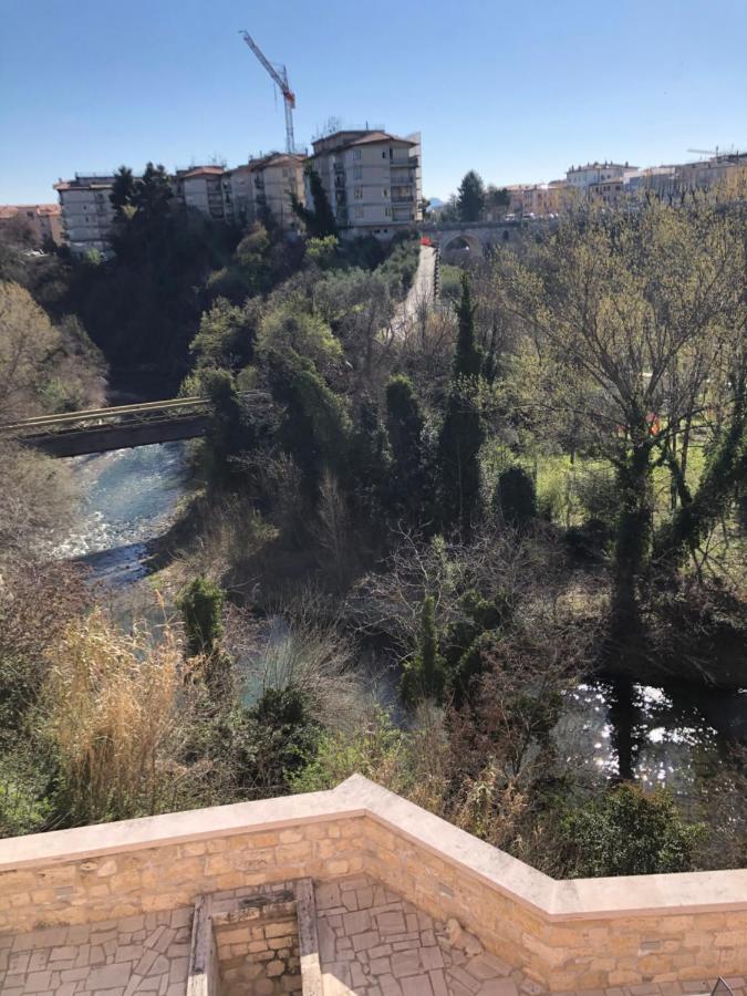 הוילה אסקולי פיצ'נו La Casa Sul Fiume מראה חיצוני תמונה